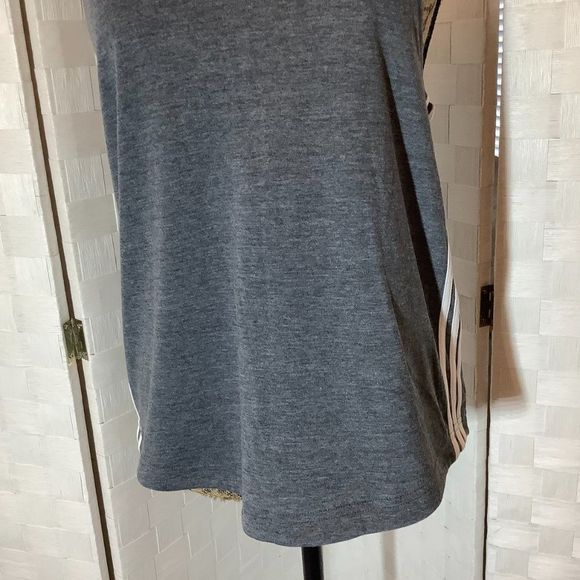 NWT adidas gray athletic tank top size medium - Picture 4 of 7